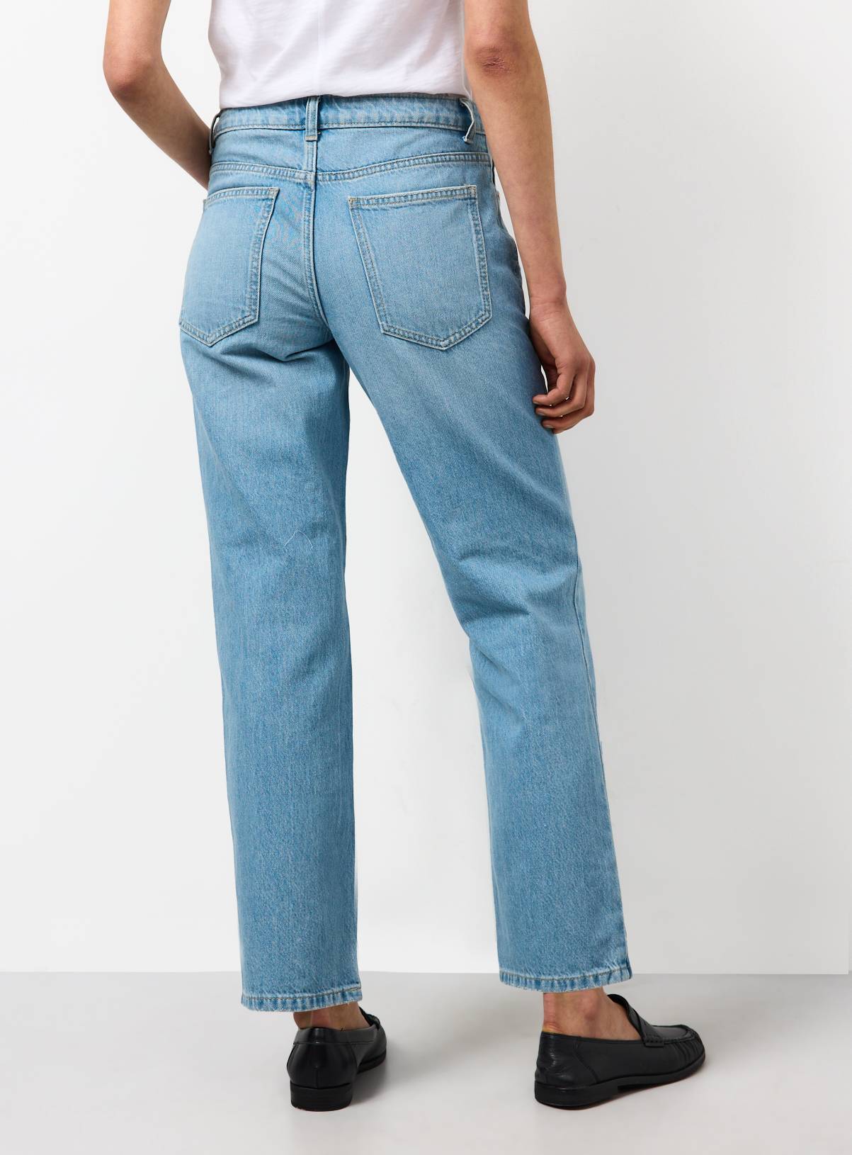 Light Denim Relaxed Straight Leg Ankle Grazer Jeans 12L - Image 4